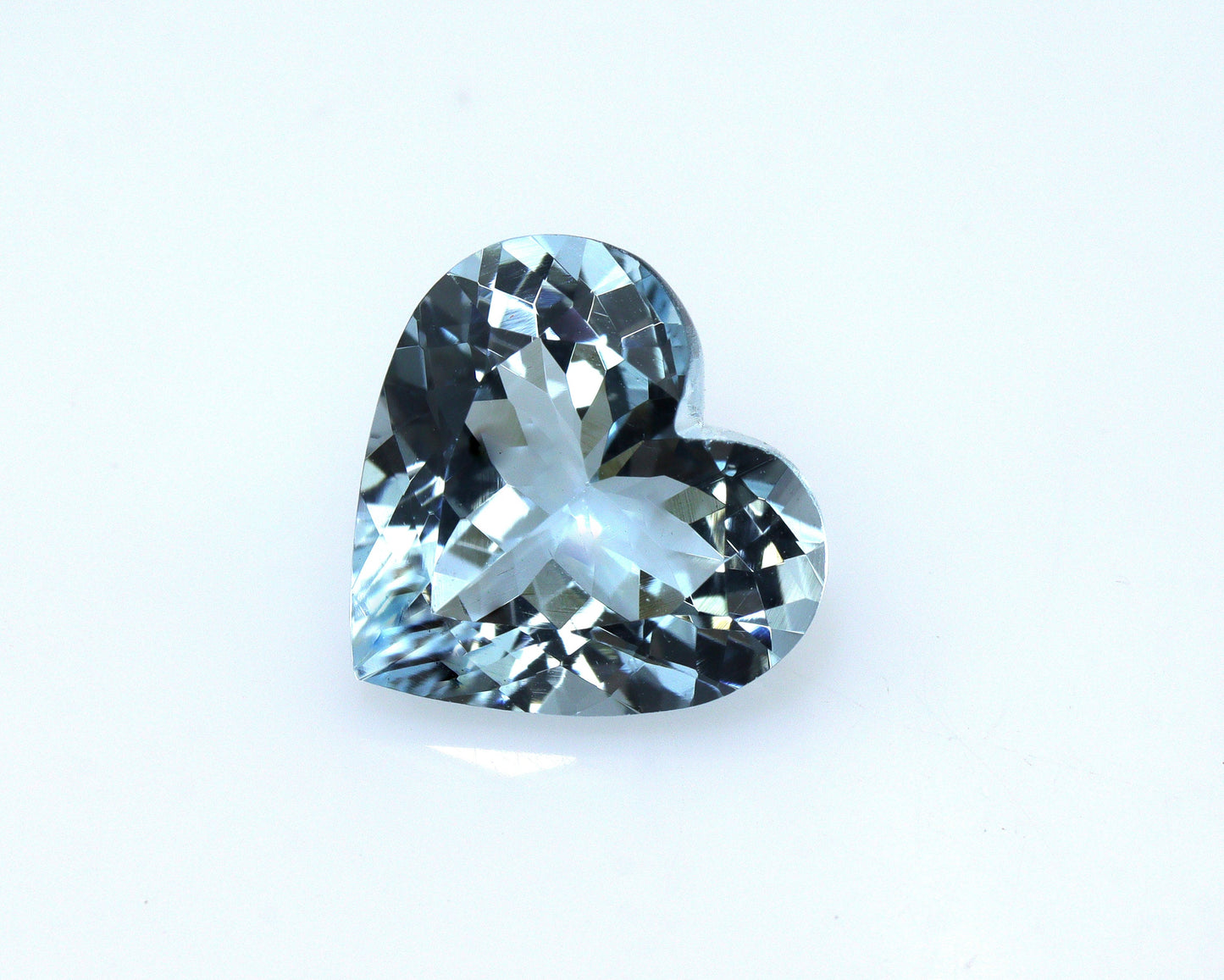 2.9 Ct Heart Cut Aquamarine – AAA+ Natural Medium Blue Gemstone