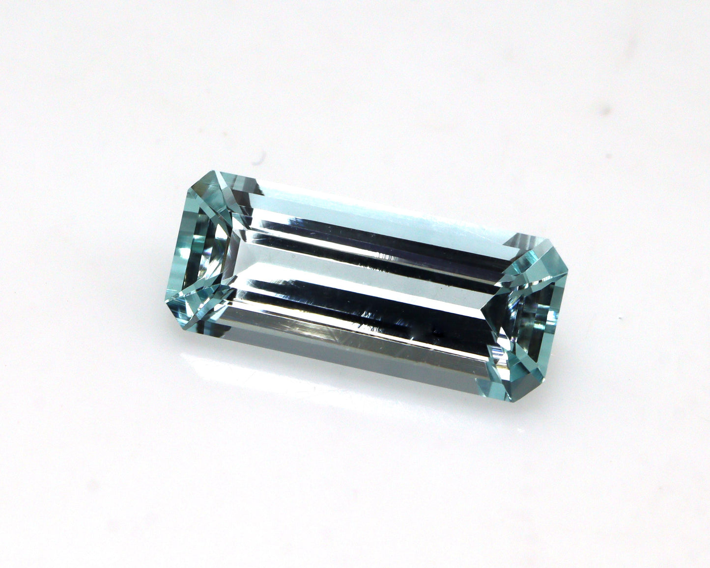 2.7 Ct Aquamarine Baguette – 13.6x5.8 mm Long Step Cut Gemstone, Brazilian Blue Aquamarine for Necklace or Ring