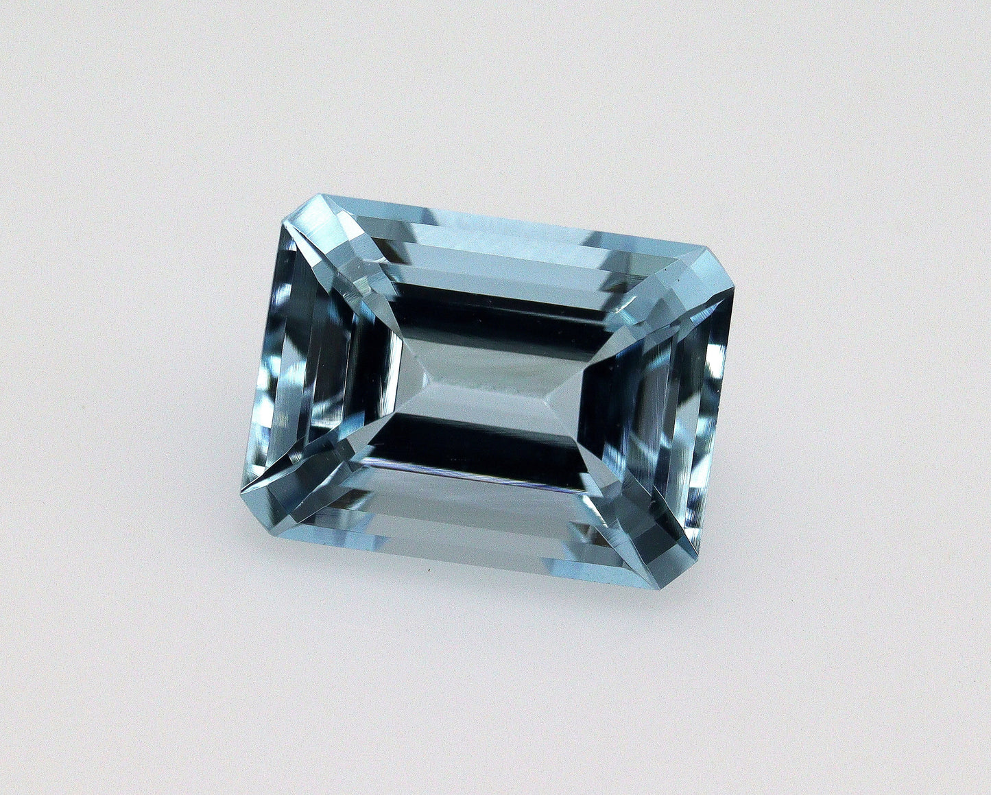 2.9 Ct Aquamarine Emerald Cut – 10x7.5 mm Natural Blue Gemstone, Octagon Aquamarine for Ring, Wholesale Price