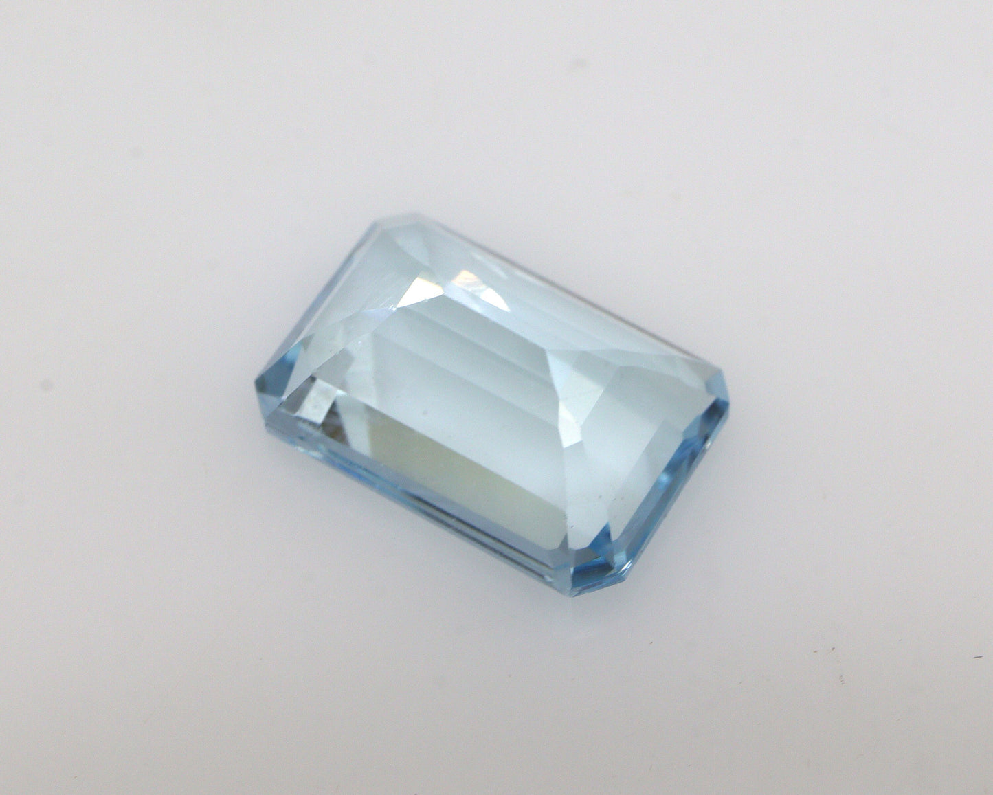 2.8 Ct Natural Aquamarine Emerald Cut, Medium Blue Faceted Gemstone for Ring or Pendant, AAA+ Eye-Clean Aquamarine