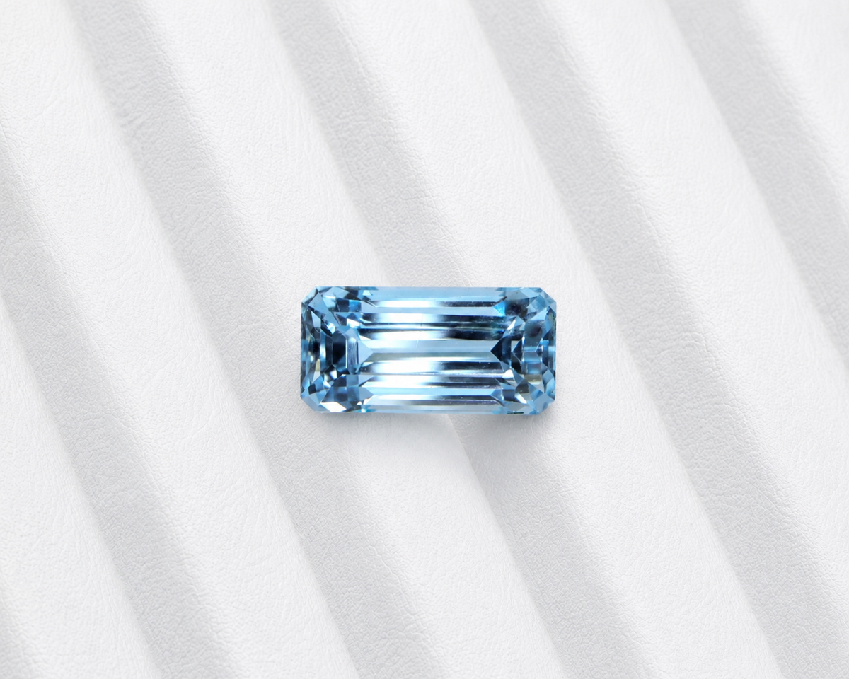4.3 Ct AAA Natural Aquamarine Emerald Cut 12.4×6.4 mm | Top Blue Eye Clean–VVS Gemstone | Large Baguette Aquamarine for Ring or Pendant