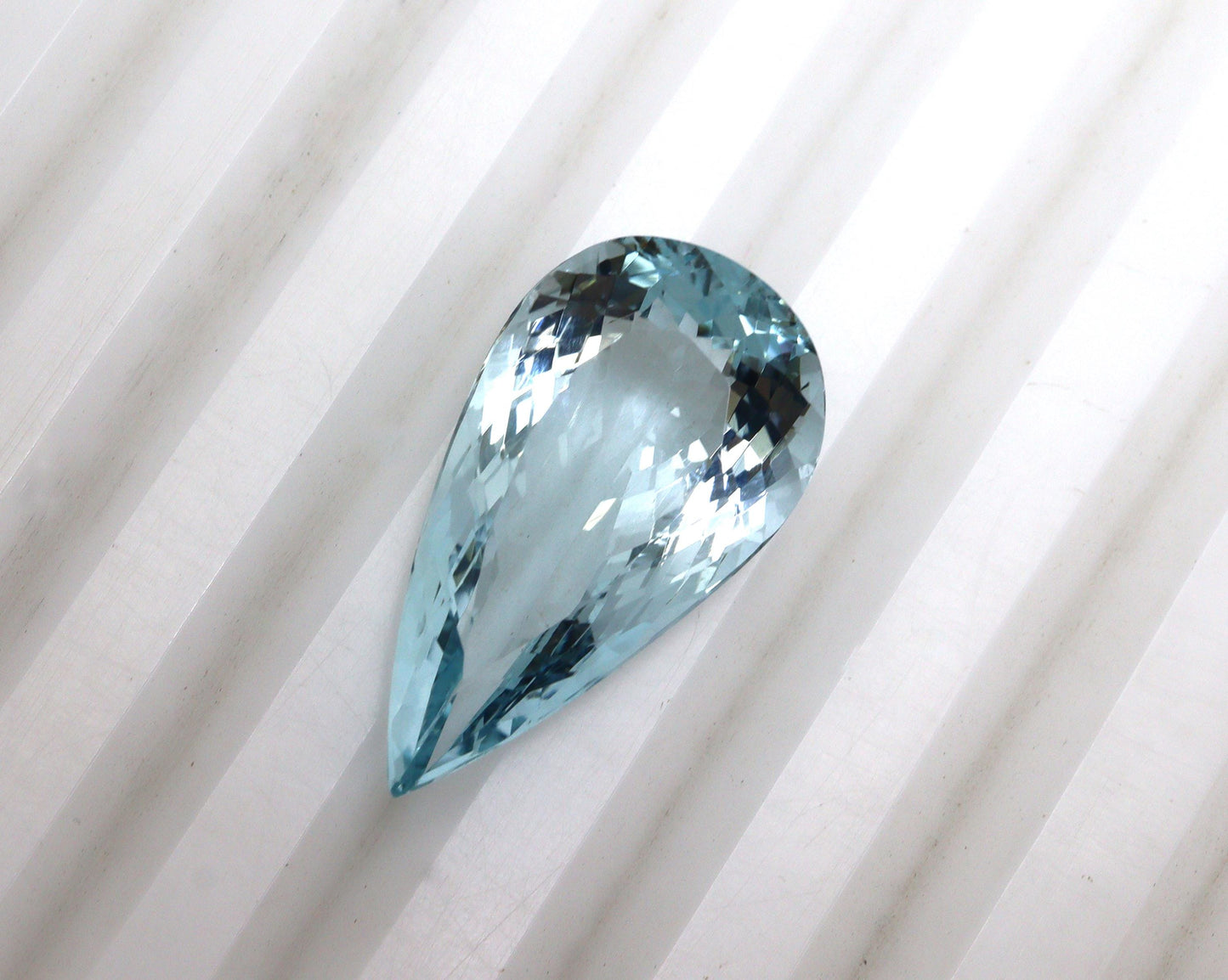 8.4 Cts Greenish Blue AQUAMARINE Big Pear, 21x11 mm Long Pear Cut For Drop Necklace, Large Tear Drop Pendant, Super Fine Ocean Blue