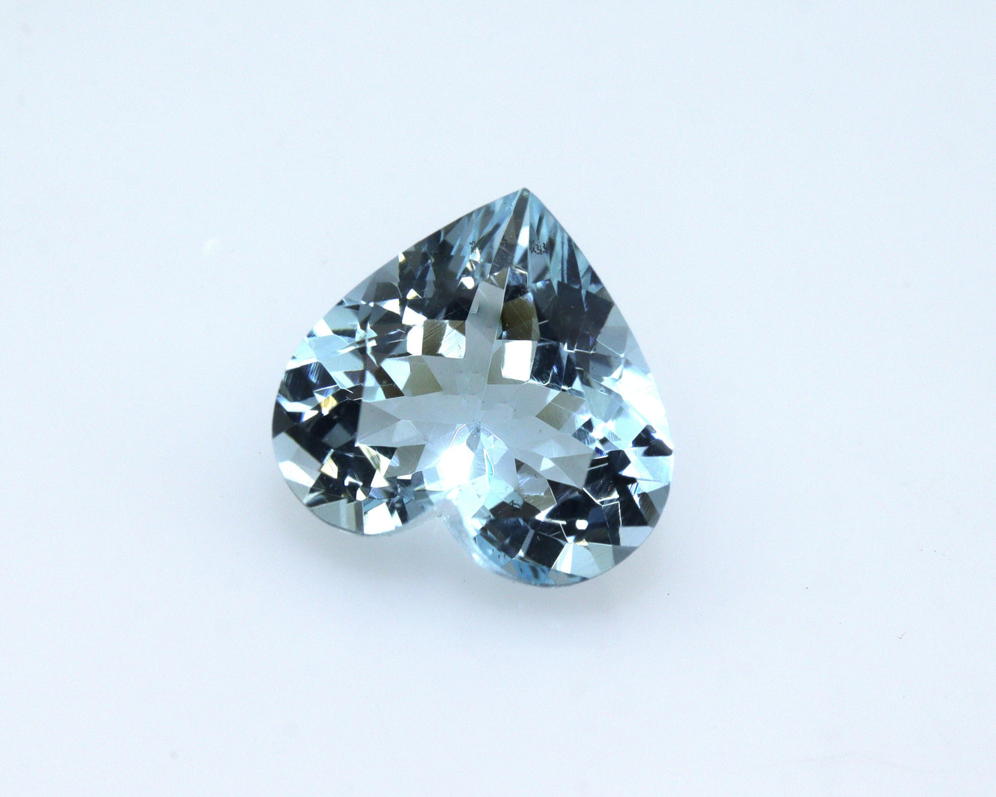 2.9 Ct Heart Cut Aquamarine – AAA+ Natural Medium Blue Gemstone