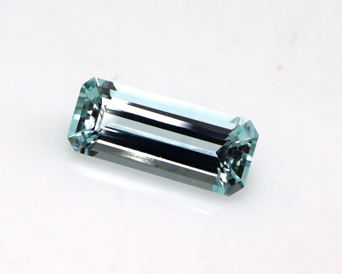 2.7 Ct Aquamarine Baguette – 13.6x5.8 mm Long Step Cut Gemstone, Brazilian Blue Aquamarine for Necklace or Ring