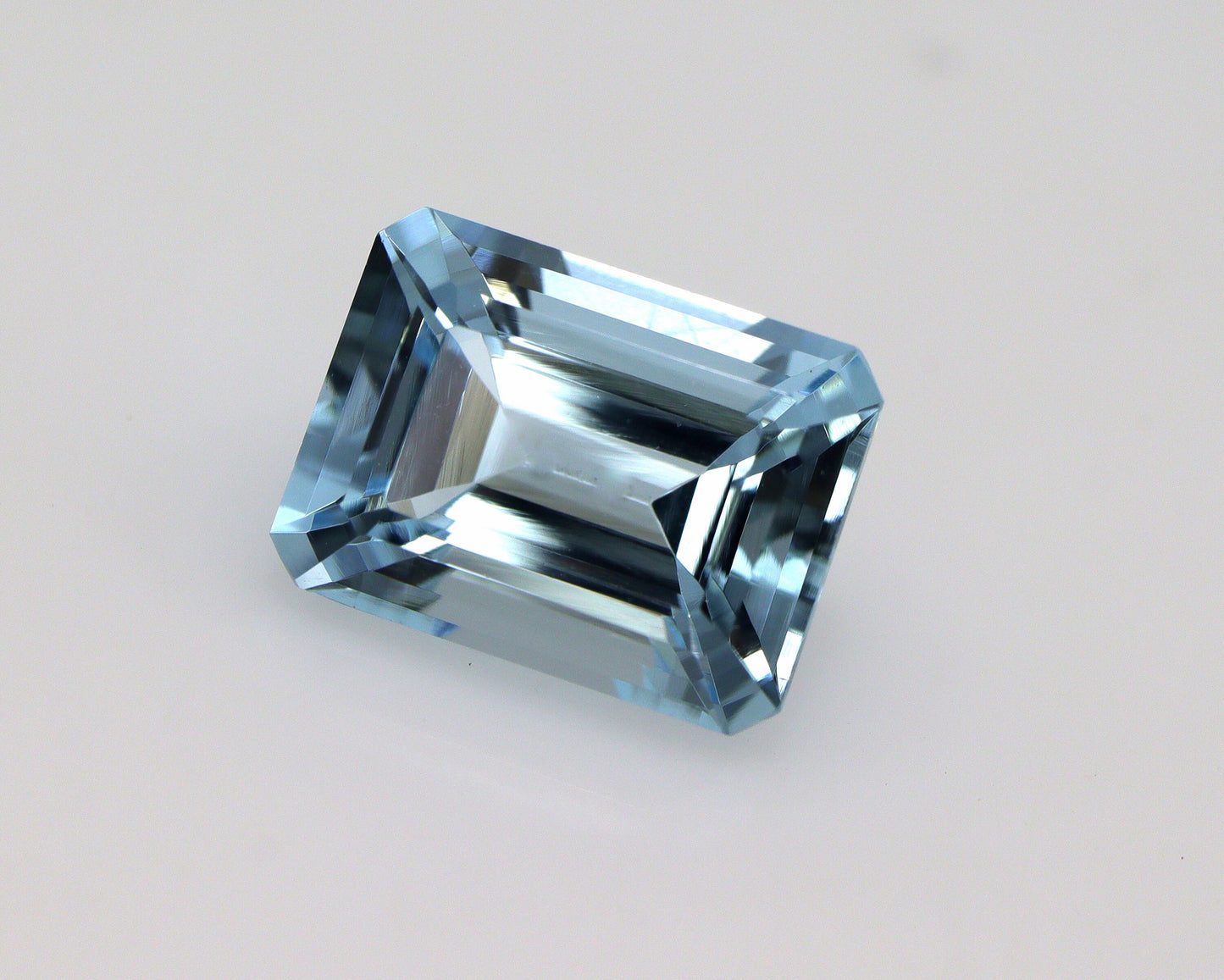 2.9 Ct Aquamarine Emerald Cut – 10x7.5 mm Natural Blue Gemstone, Octagon Aquamarine for Ring, Wholesale Price
