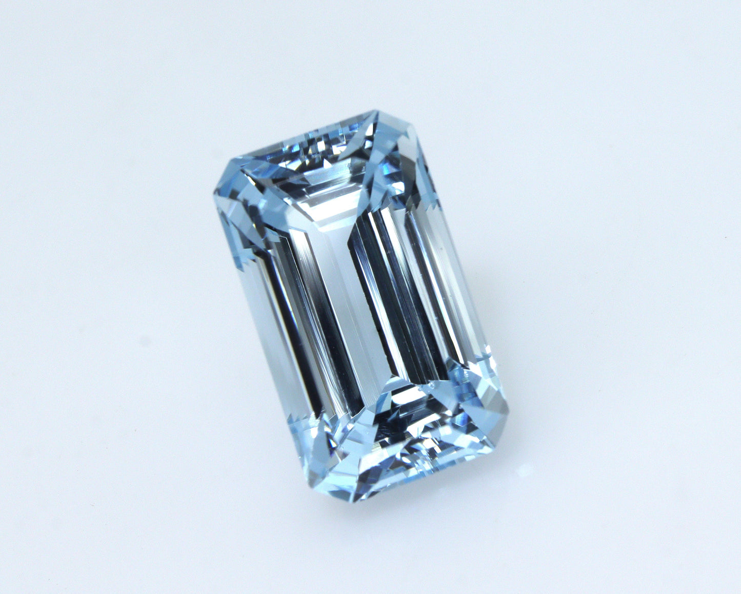 4.6 Ct AAA+ Natural Aquamarine Long Emerald Cut – Top Medium Blue – Eye Clean – Unheated Loose Aquamarine