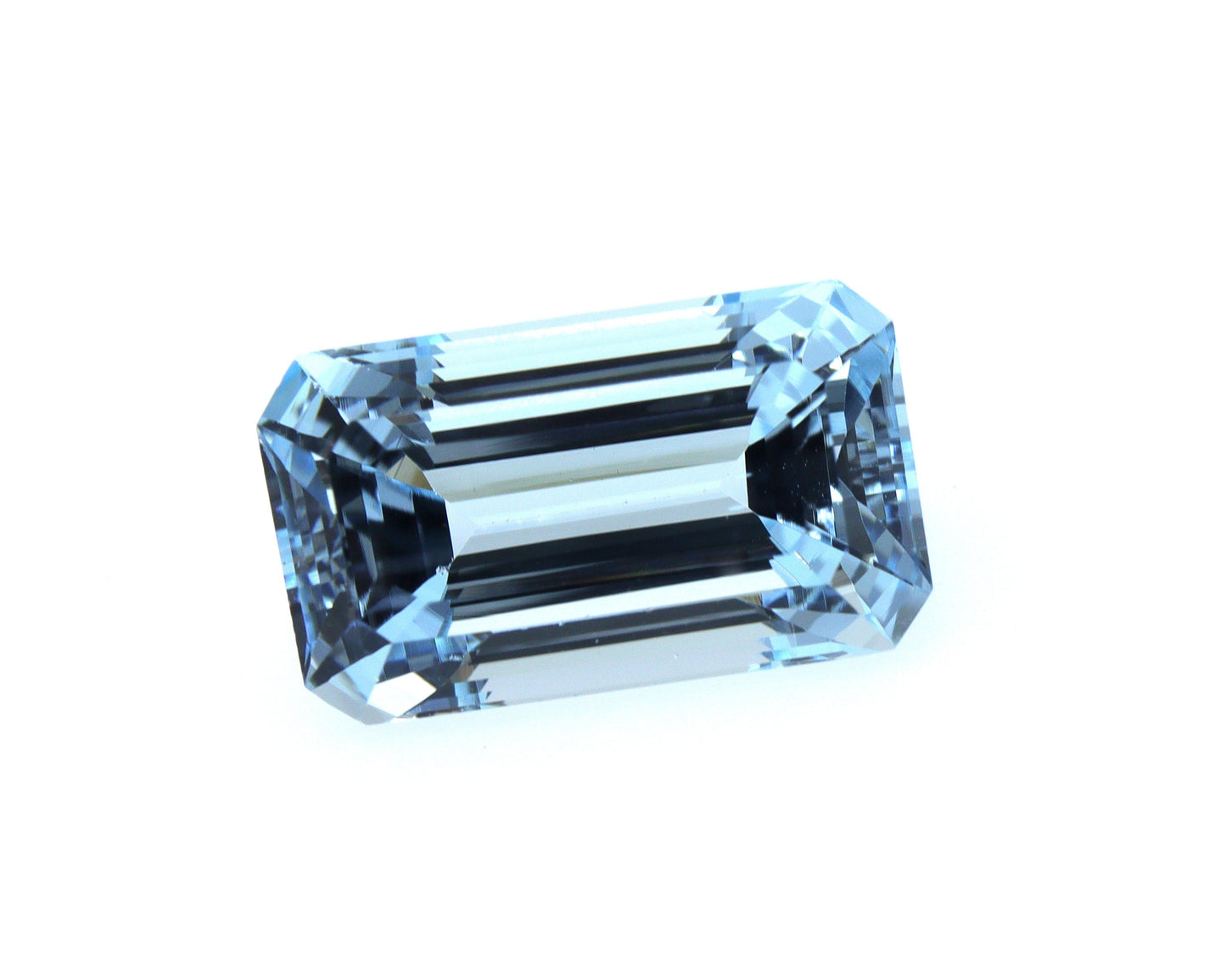 4.6 Ct AAA+ Natural Aquamarine Long Emerald Cut – Top Medium Blue – Eye Clean – Unheated Loose Aquamarine