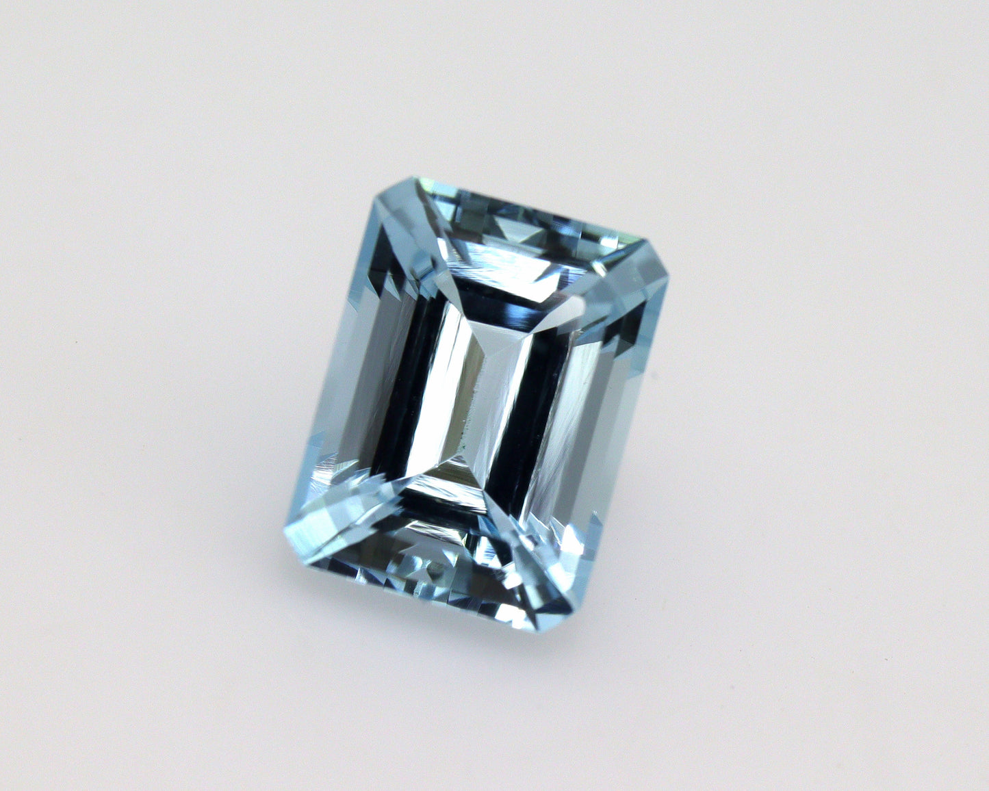 2.9 Ct Aquamarine Emerald Cut – 10x7.5 mm Natural Blue Gemstone, Octagon Aquamarine for Ring, Wholesale Price