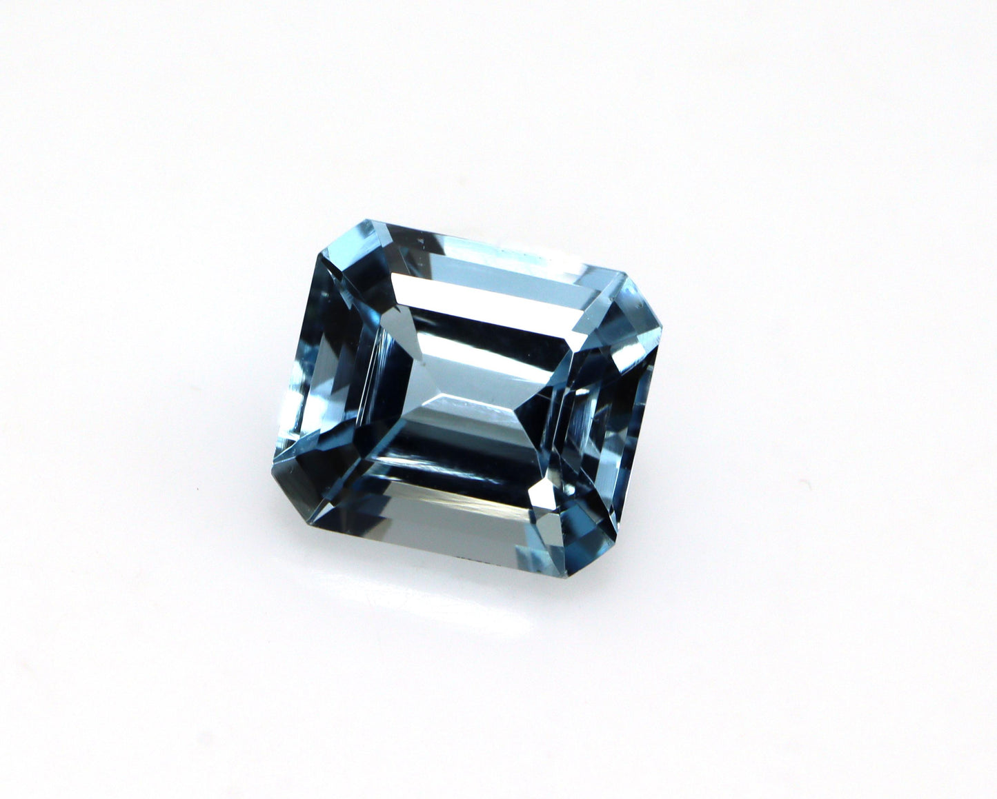 1.63 Ct Aquamarine Emerald Cut – AAA+ Natural Blue Gemstone, Perfect Top Blue for Minimalist Ring or Halo Engagement Ring