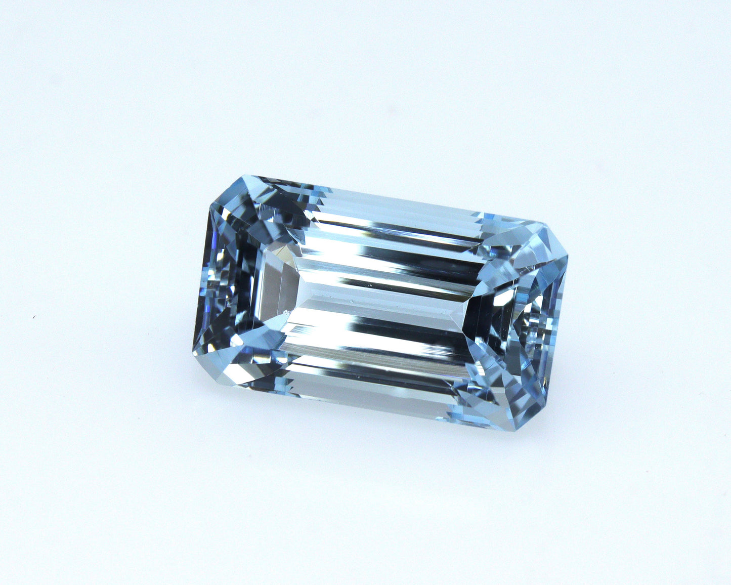 4.6 Ct AAA+ Natural Aquamarine Long Emerald Cut – Top Medium Blue – Eye Clean – Unheated Loose Aquamarine