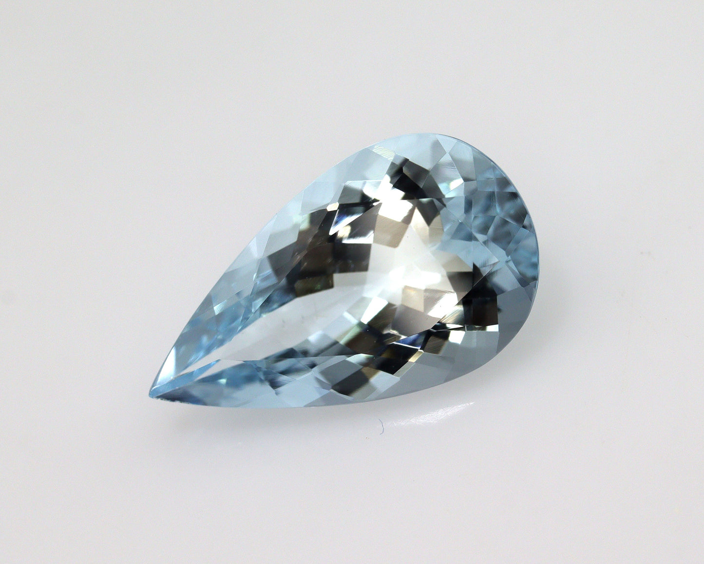 2.80 Cts Natural Aquamarine • 14.5×8.4 mm Pear Cut • AAA Faceted • Light–Medium Blue • Pear Pendant/Ring Gemstone