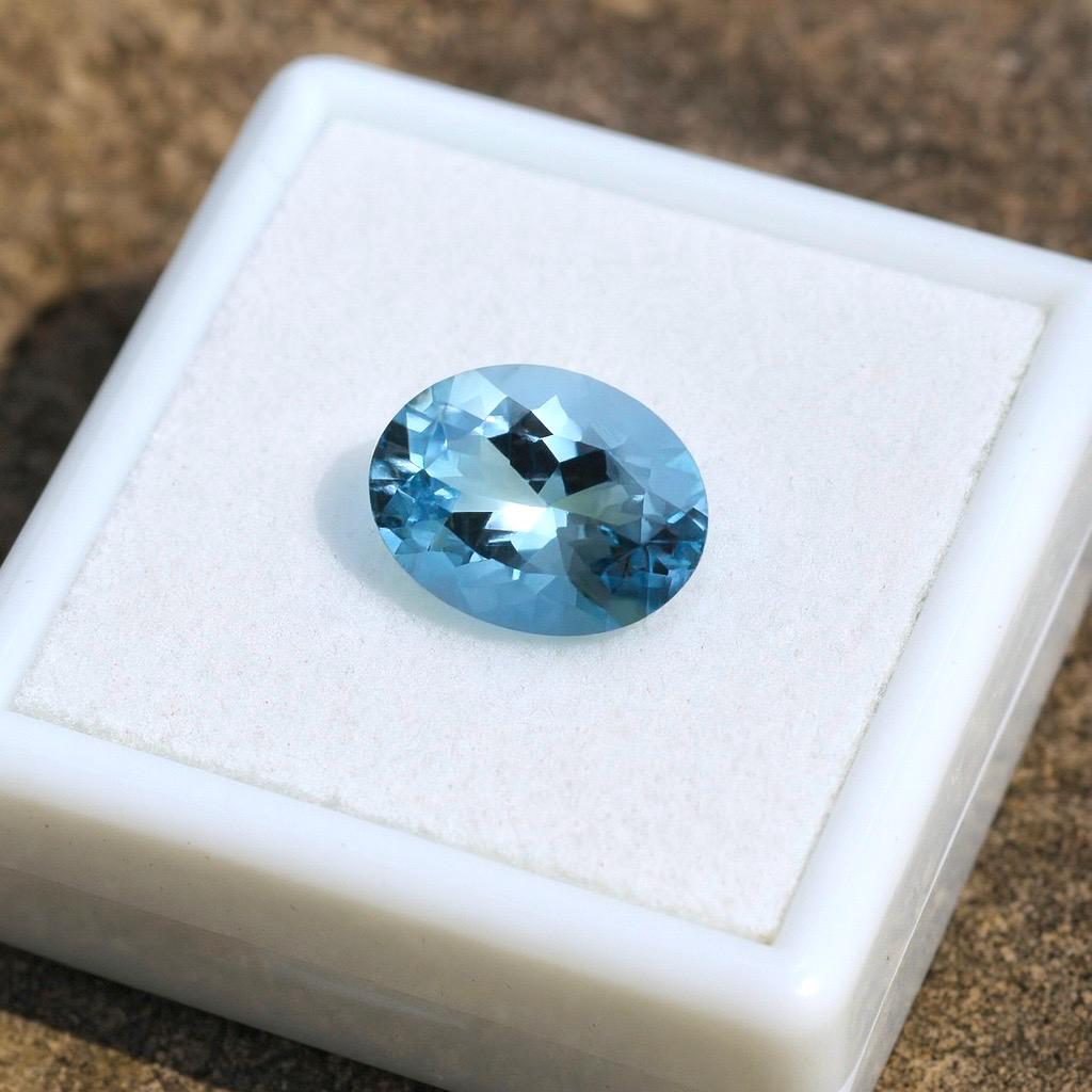 Top Color 2.5 Ct Natural Aquamarine Oval Cut | Close to Santa Maria Blue | Loupe Clean Loose Gemstone
