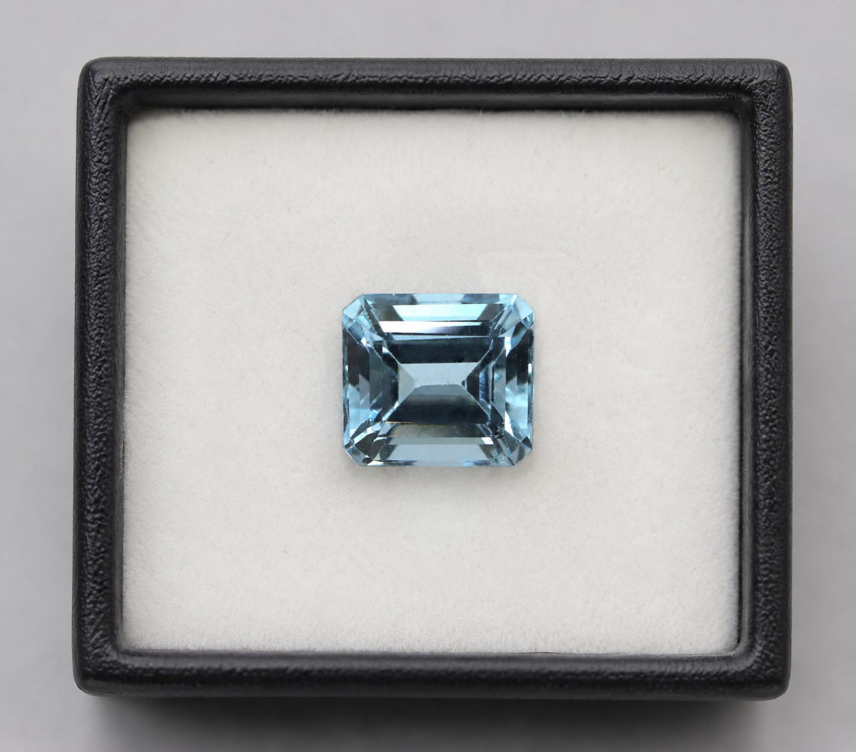 3.2 Ct Natural Aquamarine Emerald Cut 9x8 mm | Medium Blue Squarish Gemstone for Ring, Eye Clean