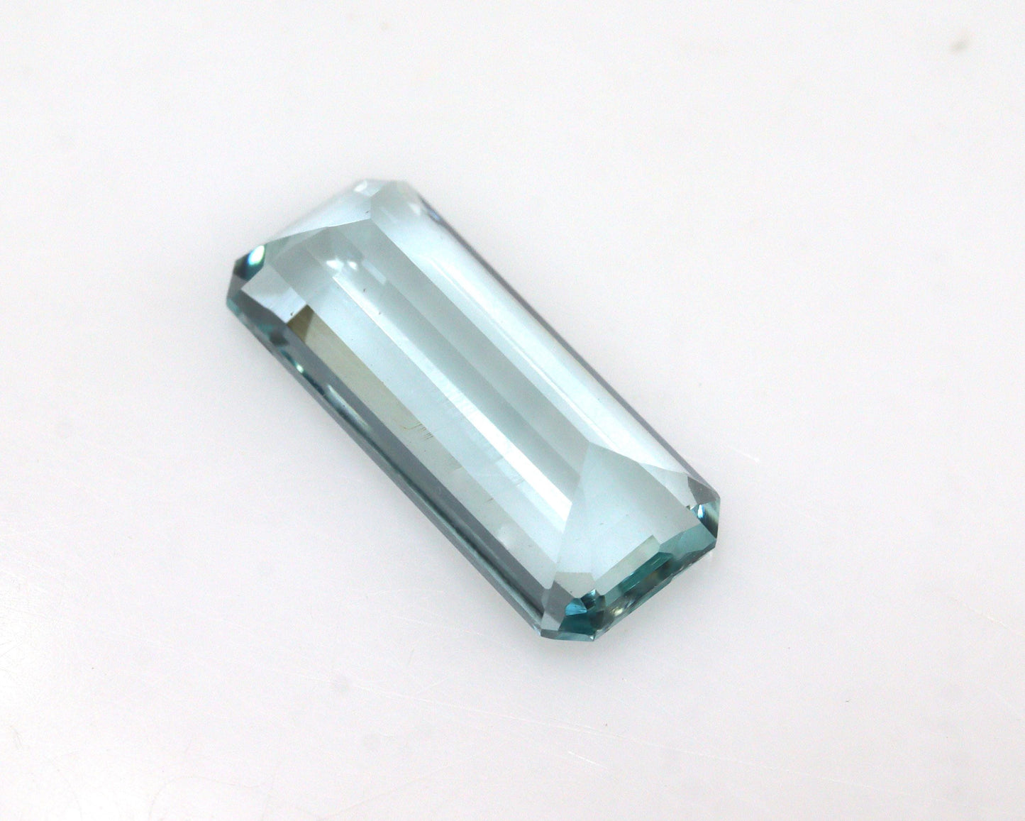 2.7 Ct Aquamarine Baguette – 13.6x5.8 mm Long Step Cut Gemstone, Brazilian Blue Aquamarine for Necklace or Ring