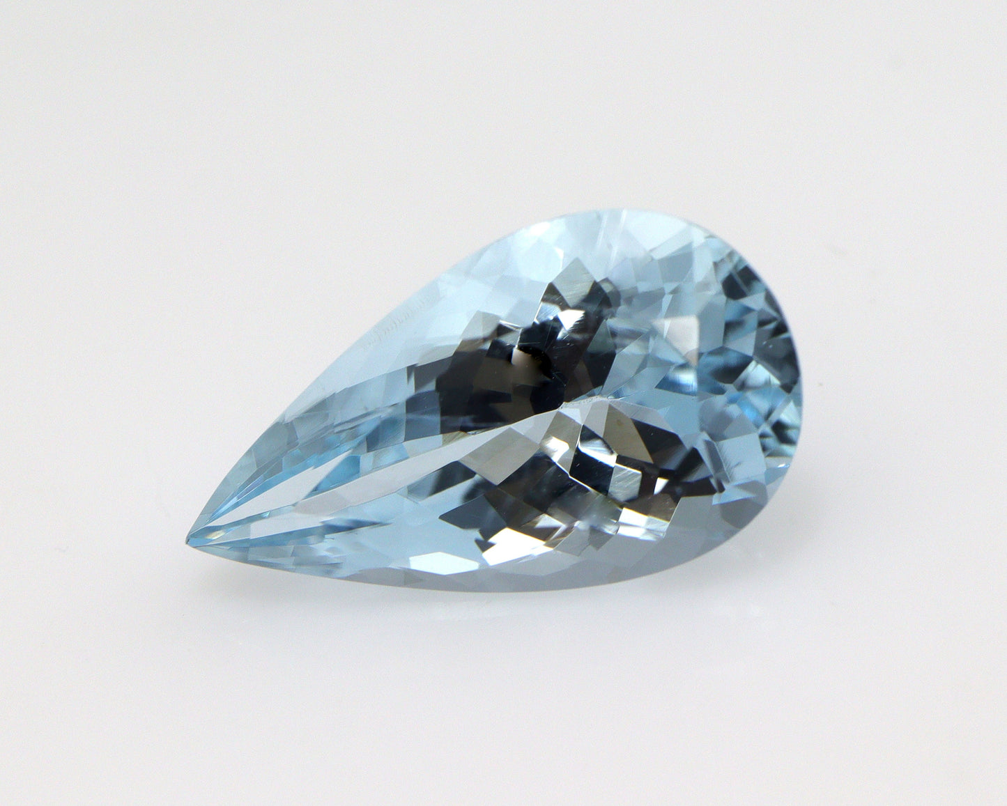 4 Cts Natural Aquamarine • 15.4×8.7 mm Pear Cut • AAA+ Grade • Medium Blue • Pear Ring / Pendant Gemstone