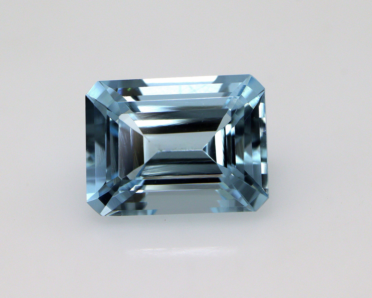 2.9 Ct Aquamarine Emerald Cut – 10x7.5 mm Natural Blue Gemstone, Octagon Aquamarine for Ring, Wholesale Price