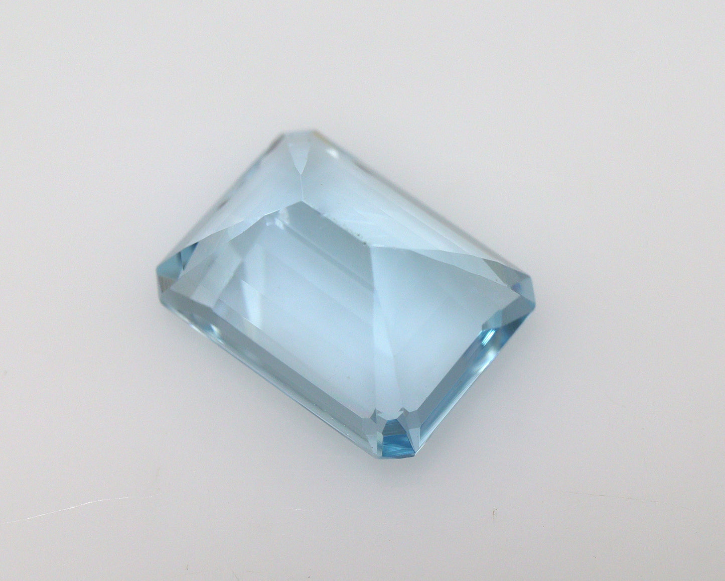 2.9 Ct Aquamarine Emerald Cut – 10x7.5 mm Natural Blue Gemstone, Octagon Aquamarine for Ring, Wholesale Price