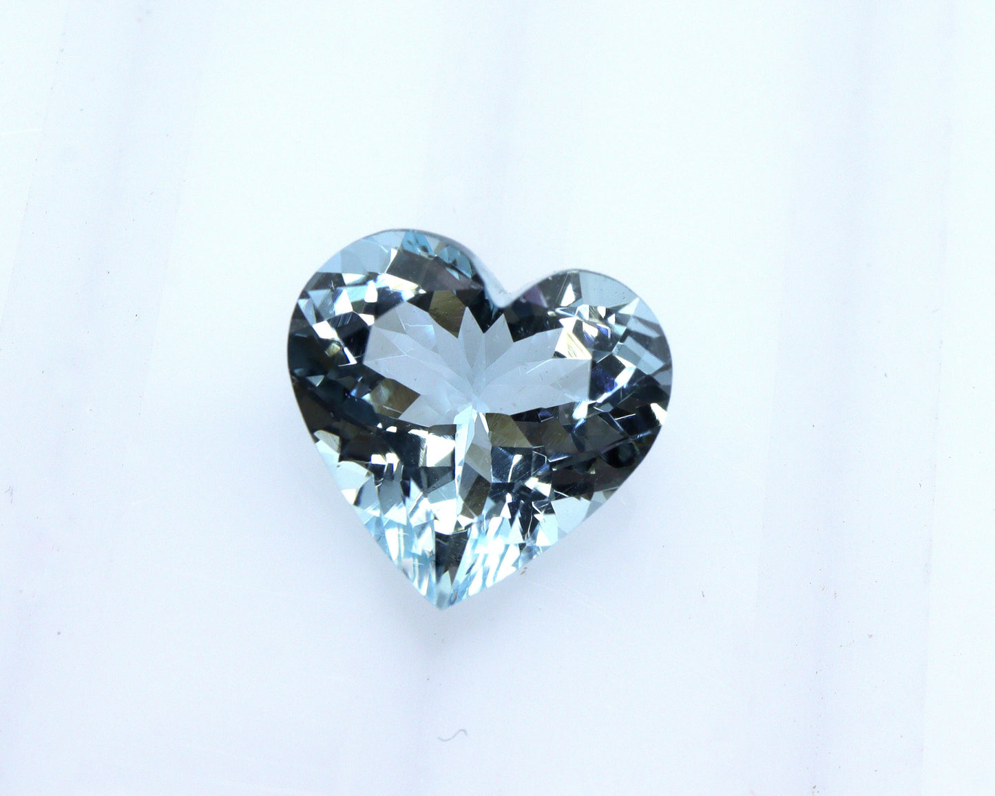 2.9 Ct Heart Cut Aquamarine – AAA+ Natural Medium Blue Gemstone