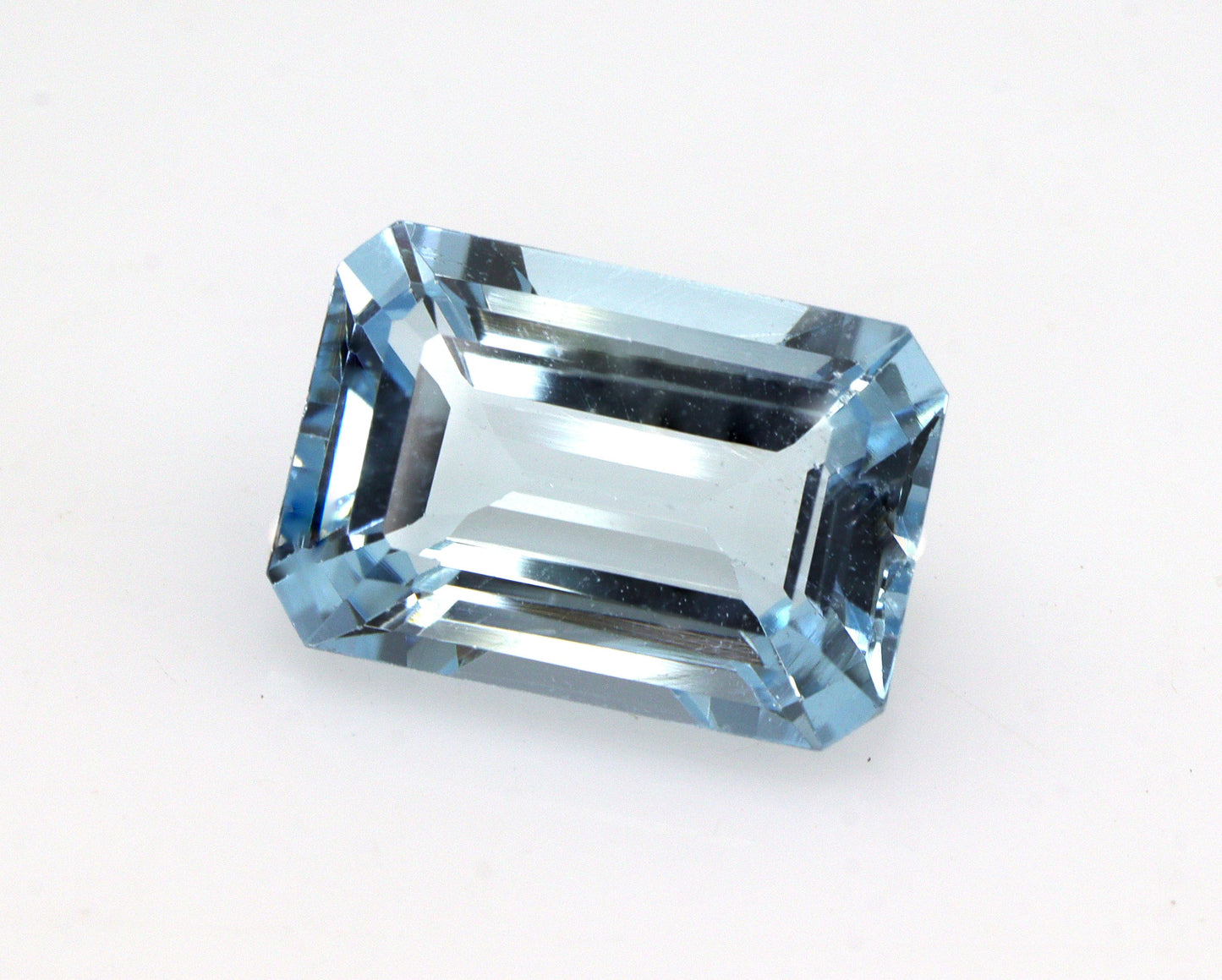 2.8 Ct Natural Aquamarine Emerald Cut, Medium Blue Faceted Gemstone for Ring or Pendant, AAA+ Eye-Clean Aquamarine